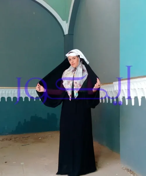 مدل لباس با طراحی الهامگرفته از عناصر معماری و تاریخی قاجار